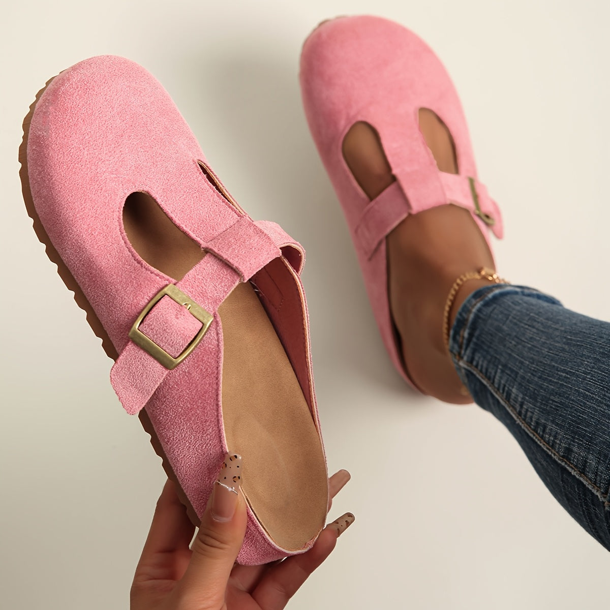 Orien - Closed-Toe Buckle Clogs