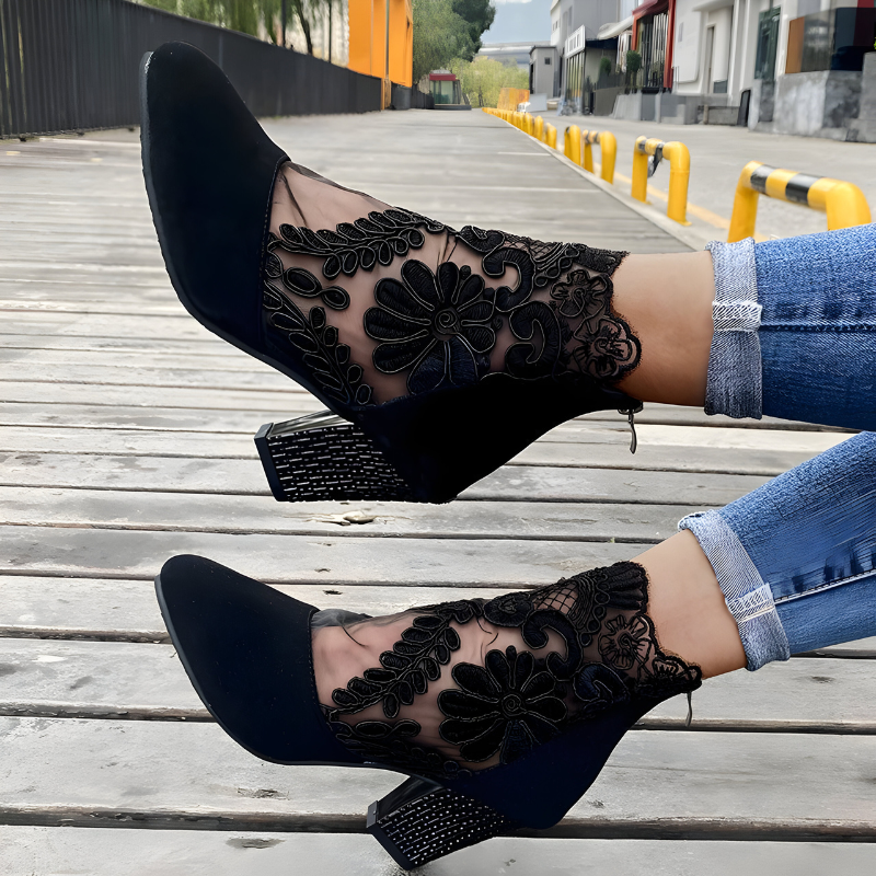Aisha - Wide-Toe Comfort Heels
