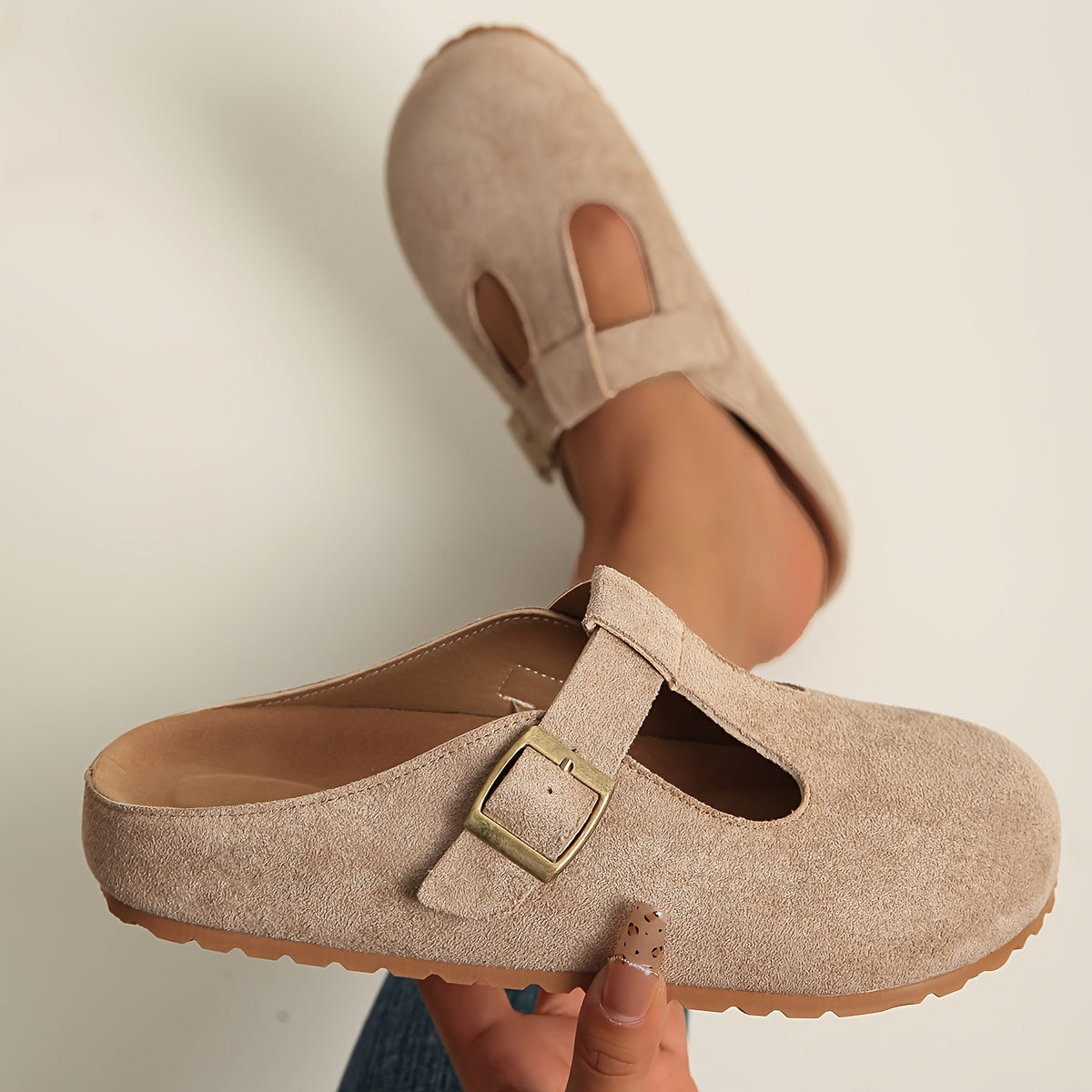 Orien - Closed-Toe Buckle Clogs