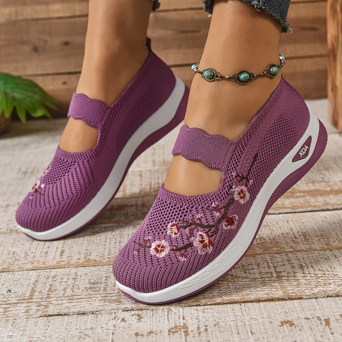 Kivora - Cushioned Snap-Closure Sneakers