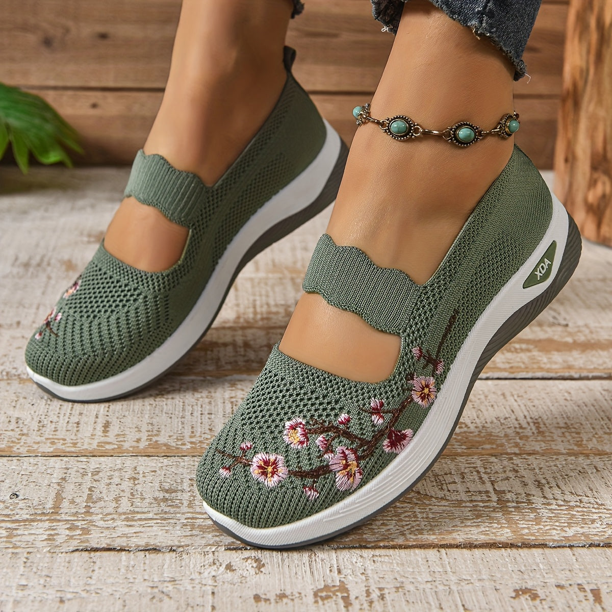 Kivora - Cushioned Snap-Closure Sneakers