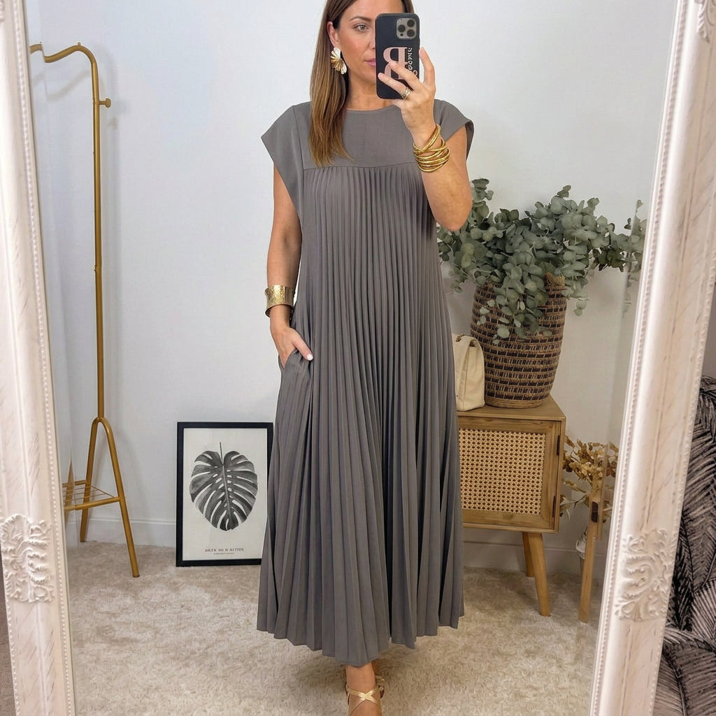Herminia - Pocketed Pleated Maxi Dress
