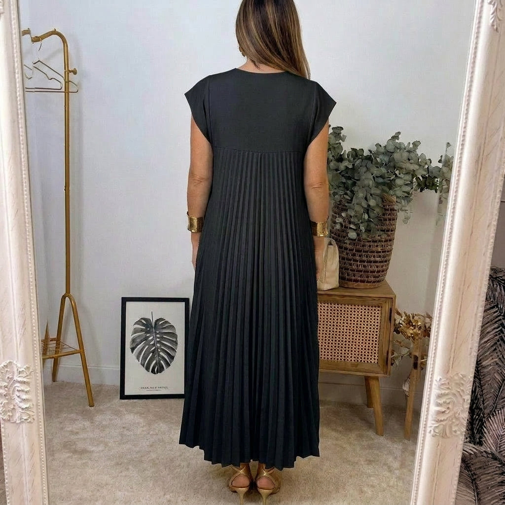 Herminia - Pocketed Pleated Maxi Dress