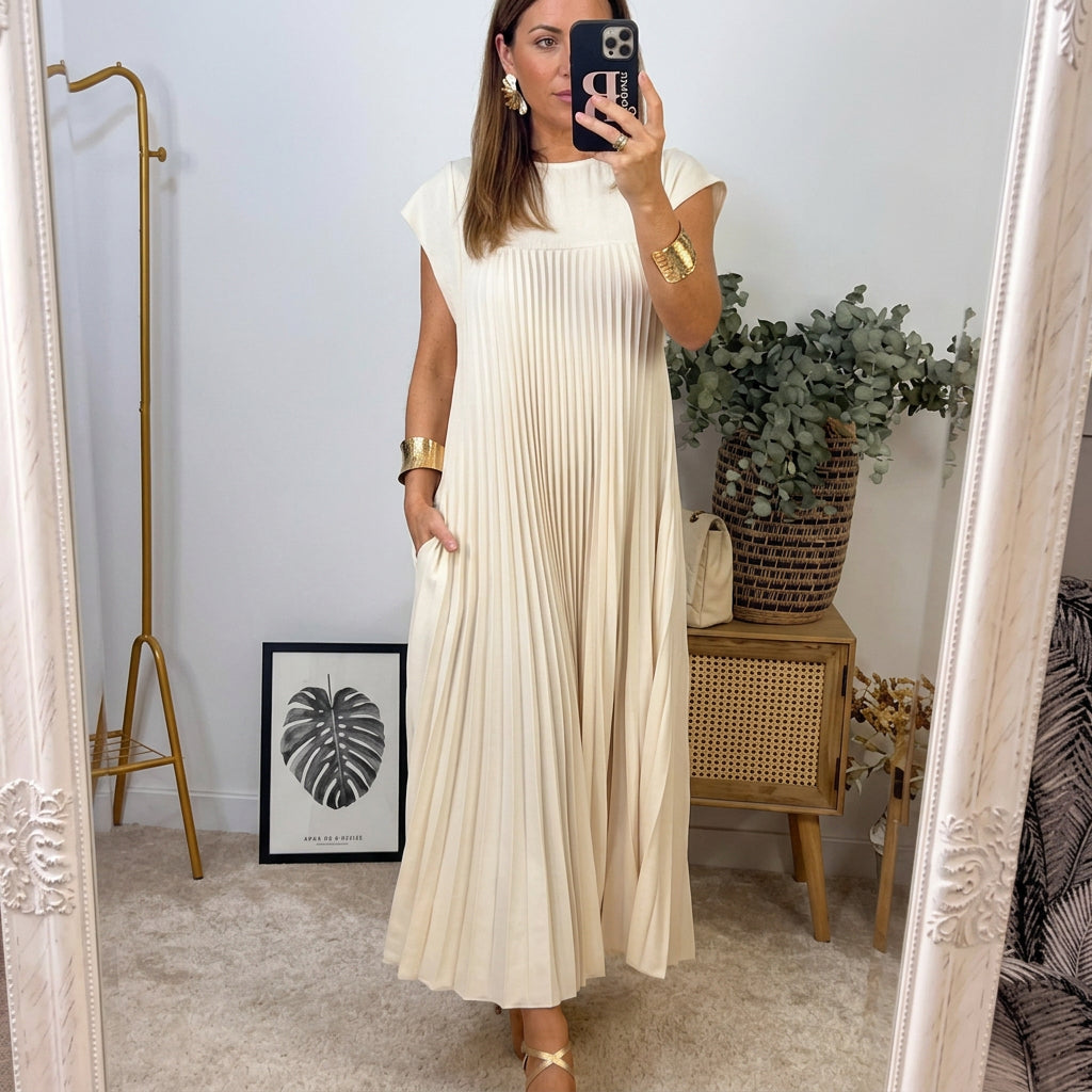 Herminia - Pocketed Pleated Maxi Dress