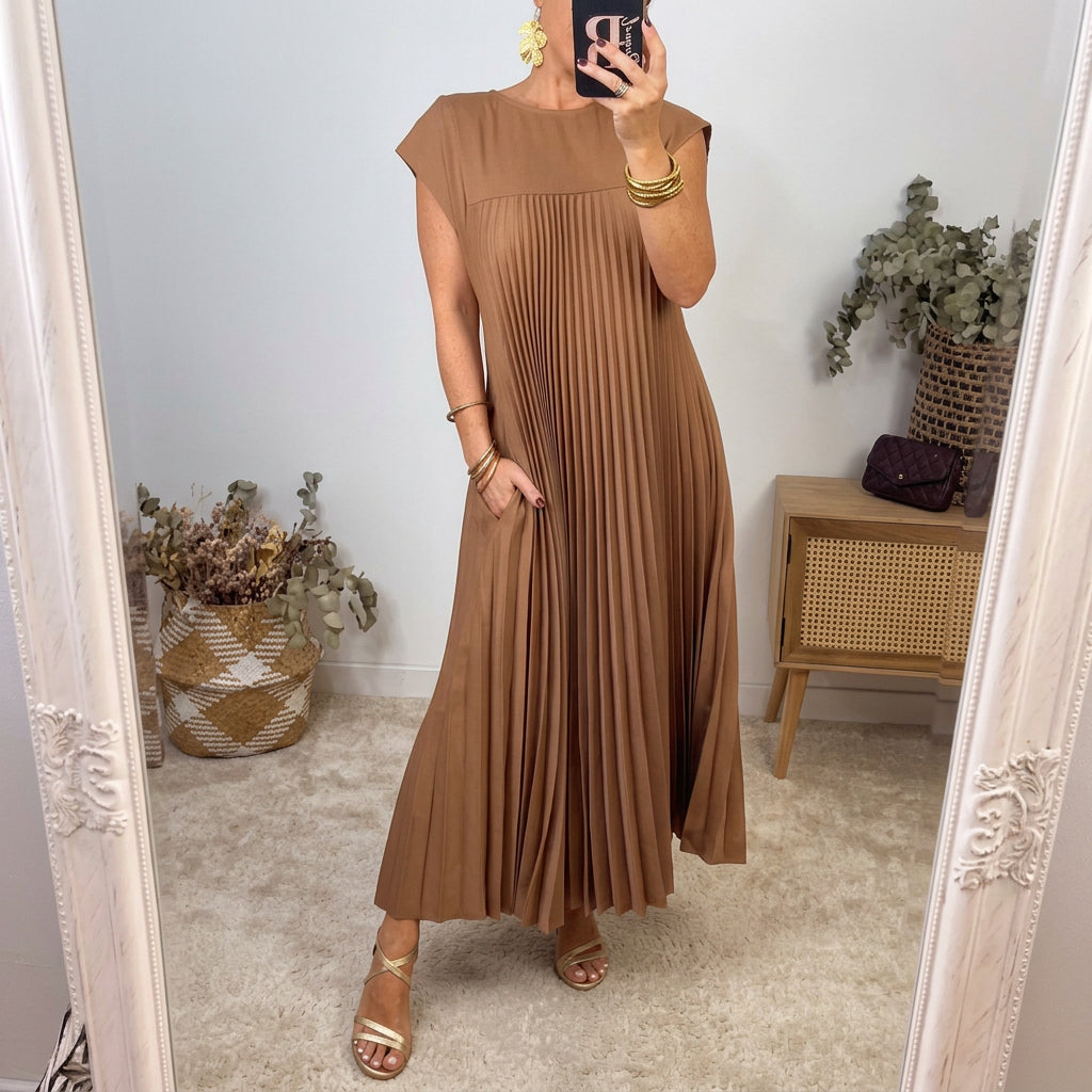 Herminia - Pocketed Pleated Maxi Dress
